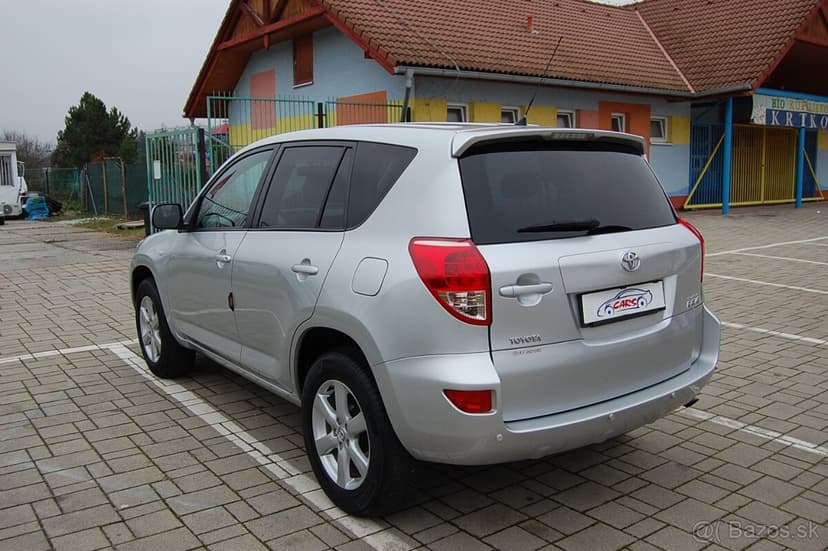 Toyota RAV4  2.0 benzín