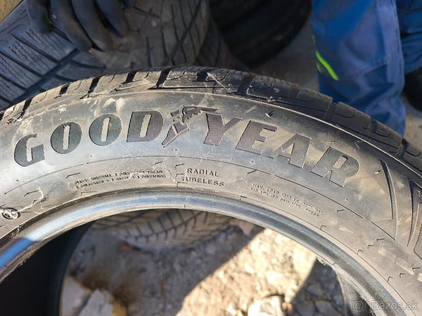 255/55 r18 zimné pneumatiky GOOD YEAR na SUV