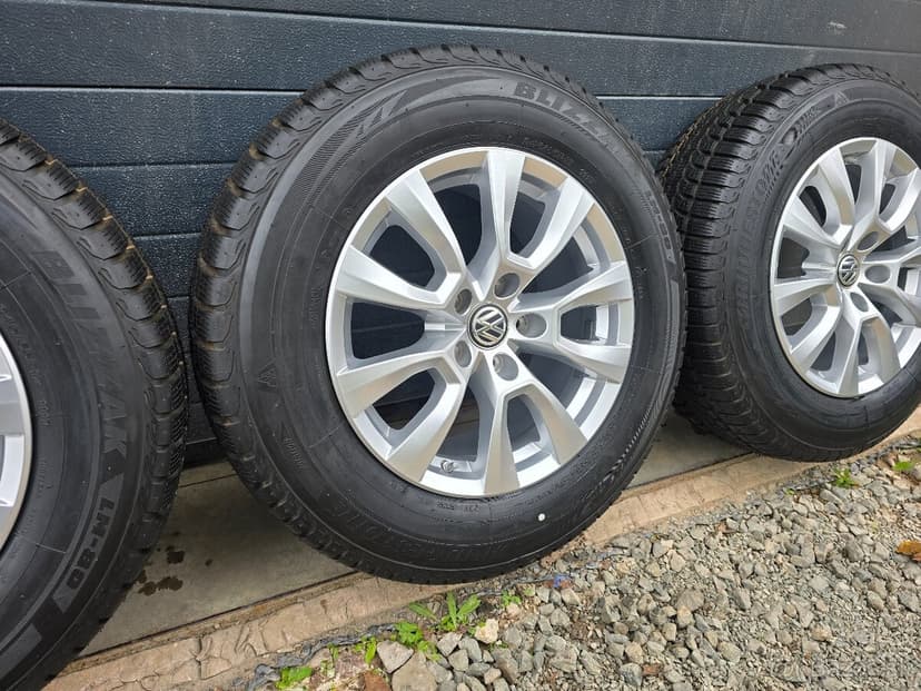 Nová Zimná Sada Volkswagen AMAROK 245/65 R17 Bridgestone