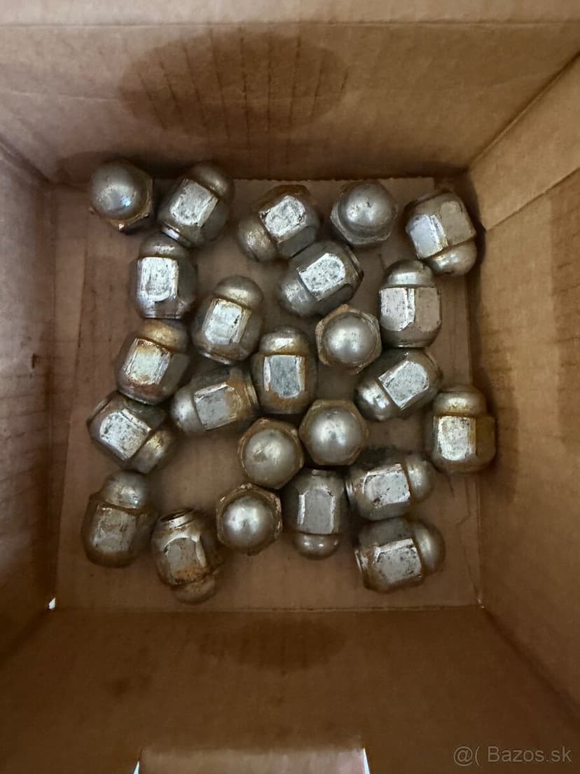 Hilux 17" ocelové disky + zimné pneumatiky