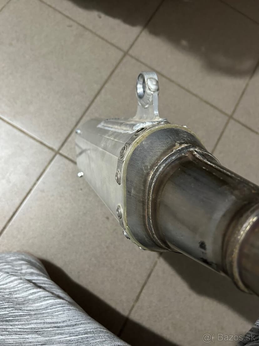 SUZUKI RMZ 250 2019 seriovy vyfuk