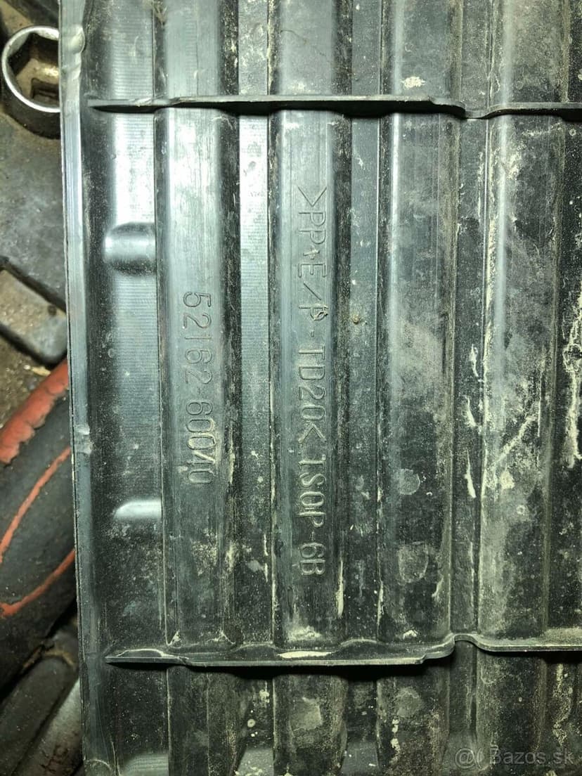 predam plast zad. naraznika pre toyota l.c.200