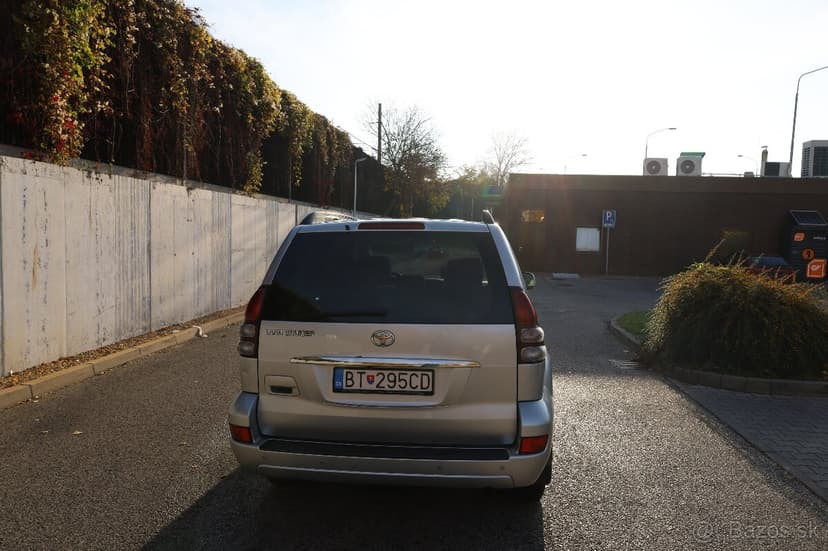Toyota Land Cruiser 120, r.v. 2007, 127kw AUT, 268 000 km