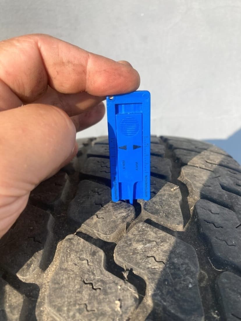 Kola LAND ROVER DEFENDER s pneu LT235/85R16