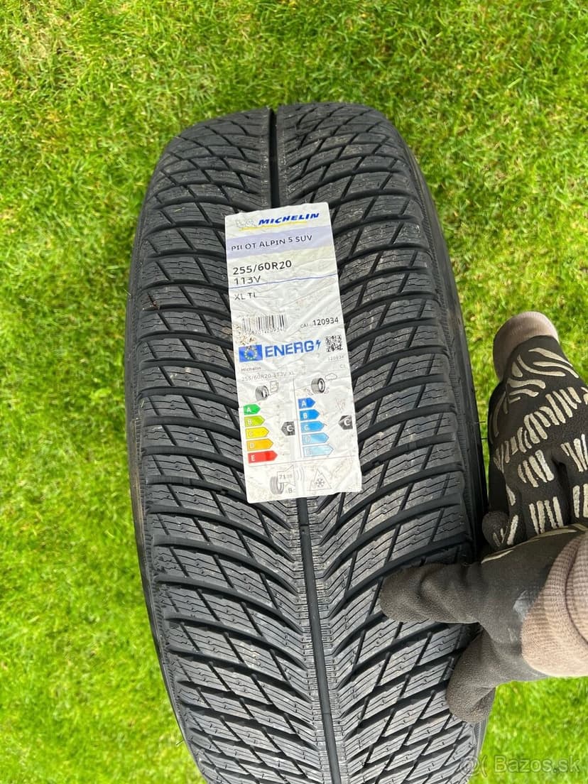 NOVA ZIMNA SADA LAND ROVER DEFEDENDER R20 255/60/20.MICHELIN