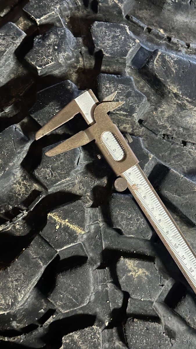 4x Silverstone MT-117 35x11,5 R15 LT 122K + disky 6x139,7