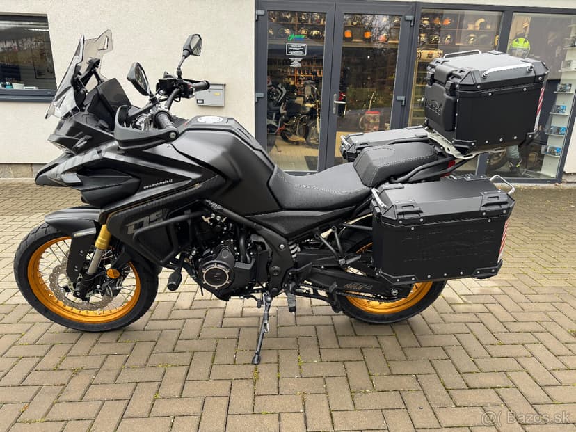 Voge 525 DSX Black Knight