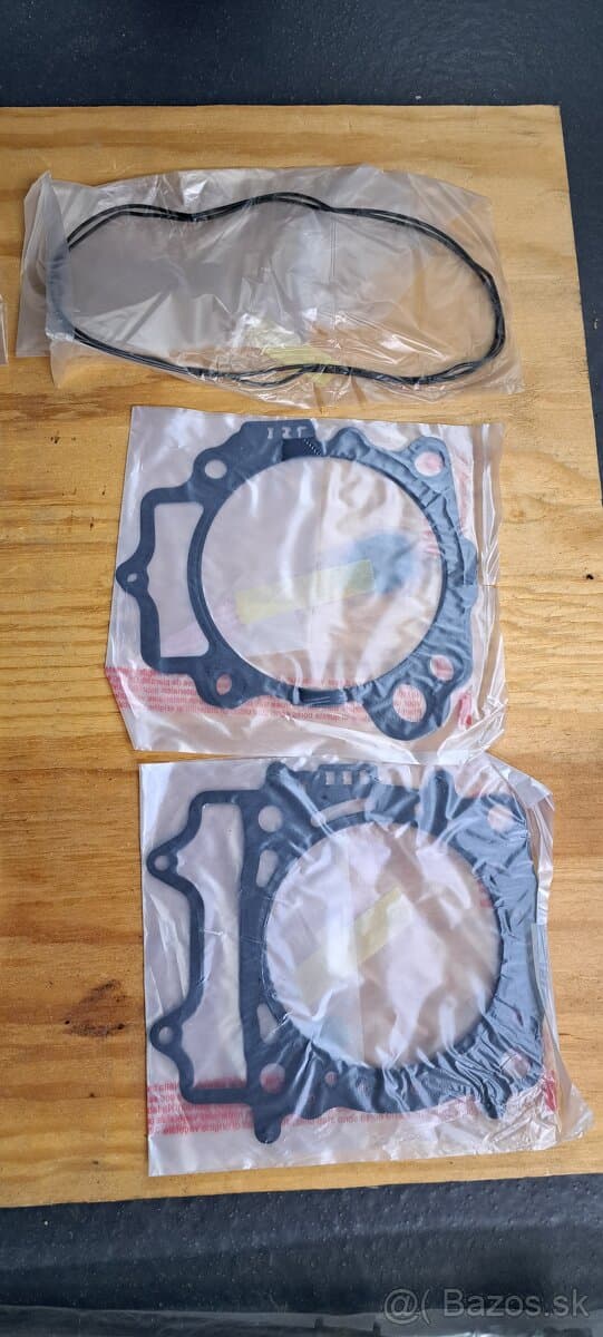 Predam nahradne diely na yamaha yzf 450, rok 2017