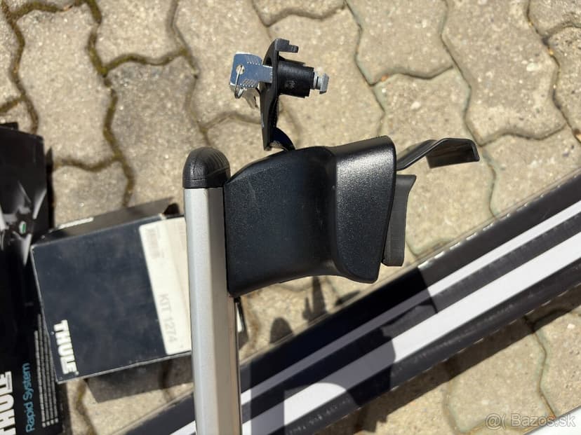 Thule WingBar Evo 7114 + Rapid System Kit 754 + Kit 1274