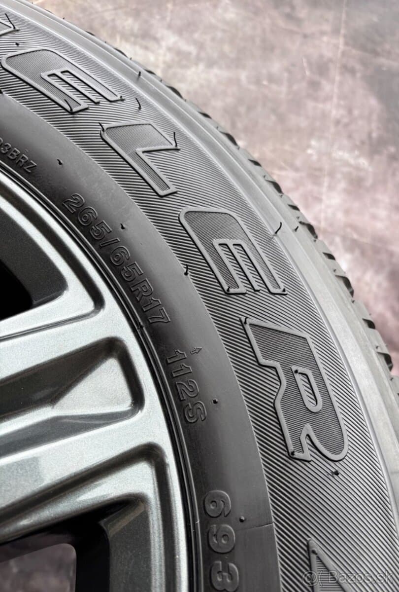 Zánovní alu Toyota Hilux 265/65R17 112S 99% VZORKU