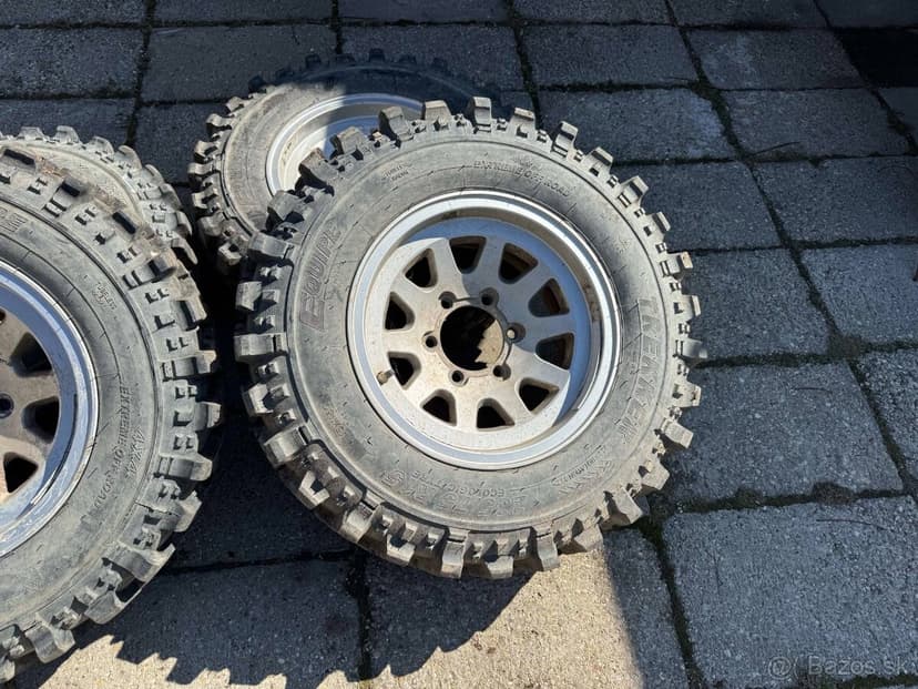 Predám kolesá s pneu T3 235/75 R15