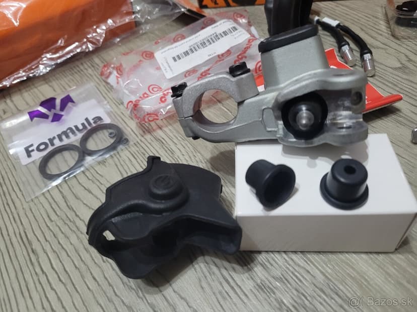 KTM brzdova pumpa snímač brembo formula domino