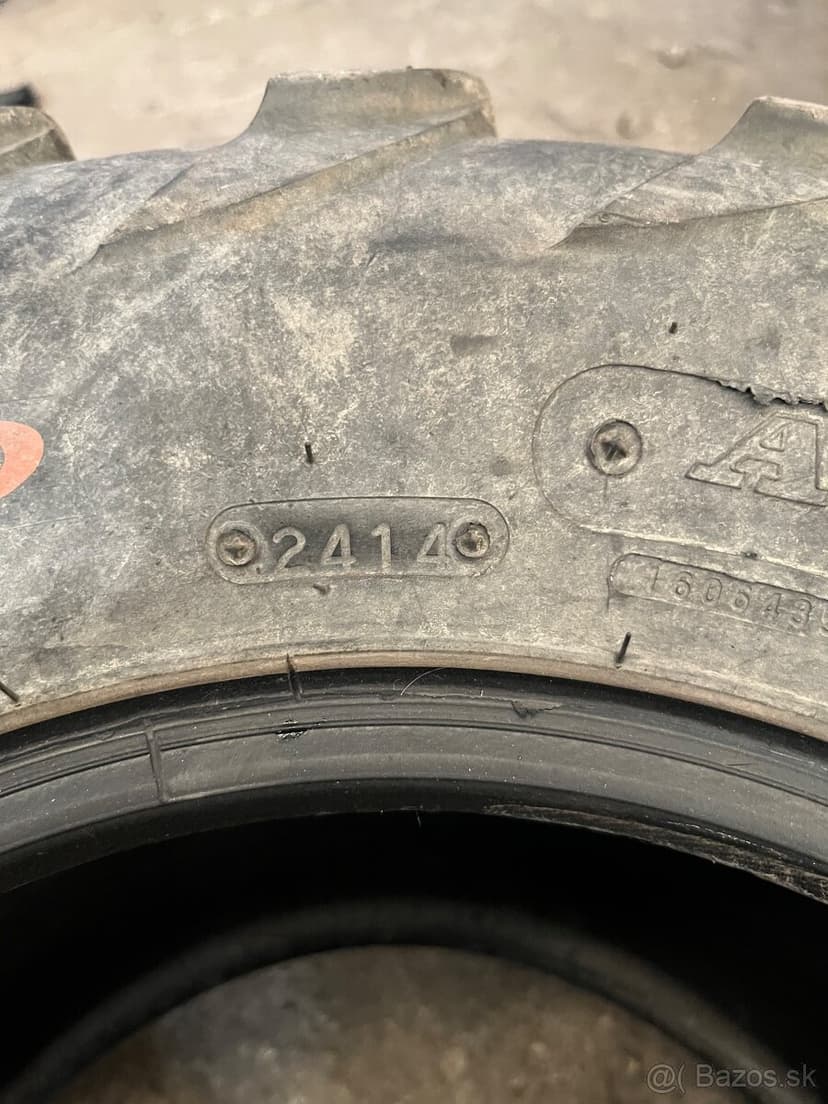 Pneumatiky na stvorkolku 2x 25x10-12