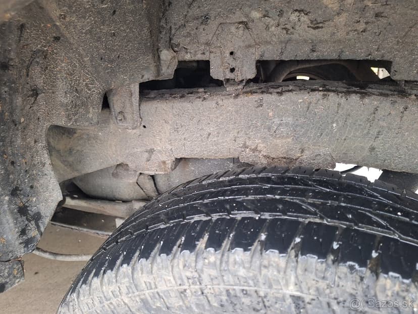 TOYOTA HILUX 2,5 DIESEL 4X4 UZÁVIERKU MA