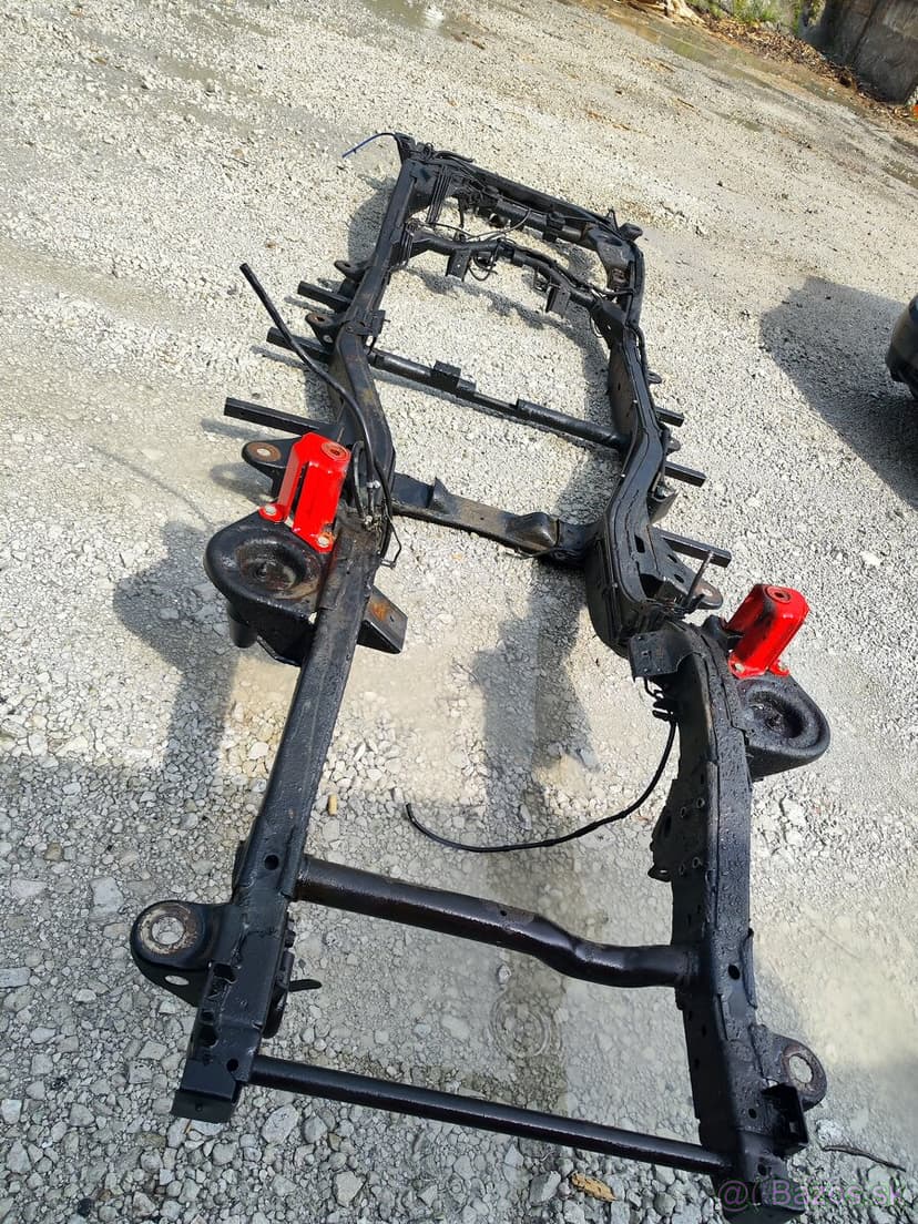 Nosný rám Nissan patrol y61 wagon