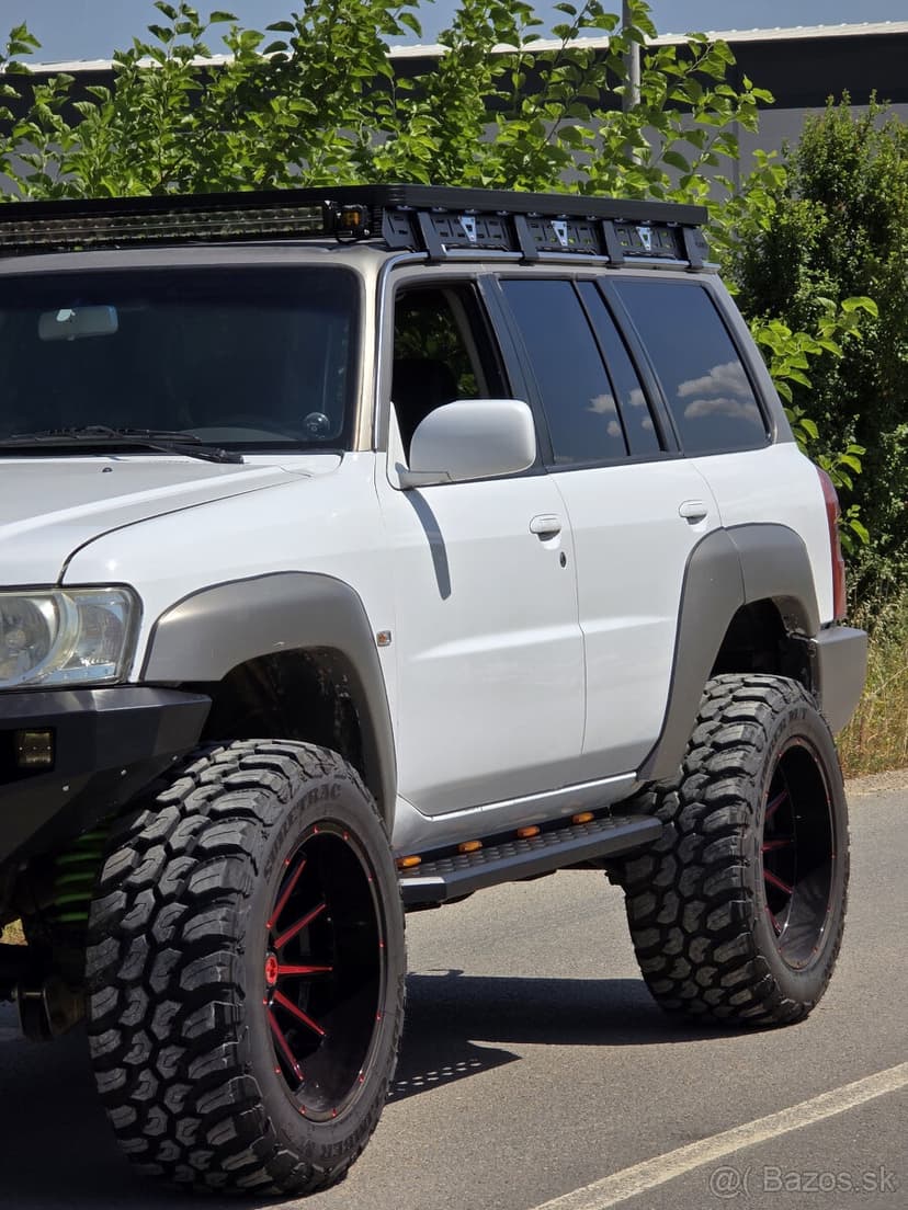 Bočné ochranné prahy nášľapy Nissan Patrol Y61