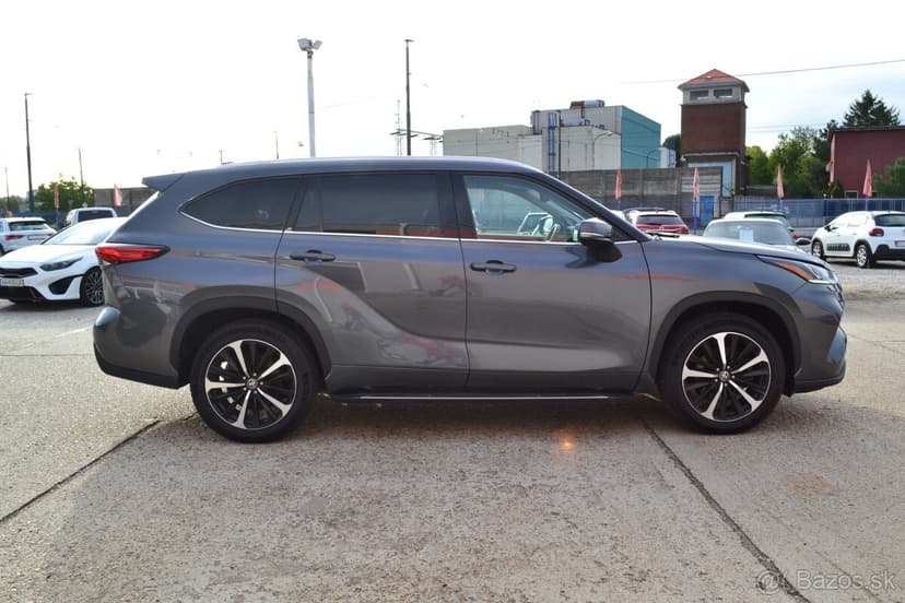 Toyota Highlander 2,5 Hybrid Dynamic Force AWD E-CVT