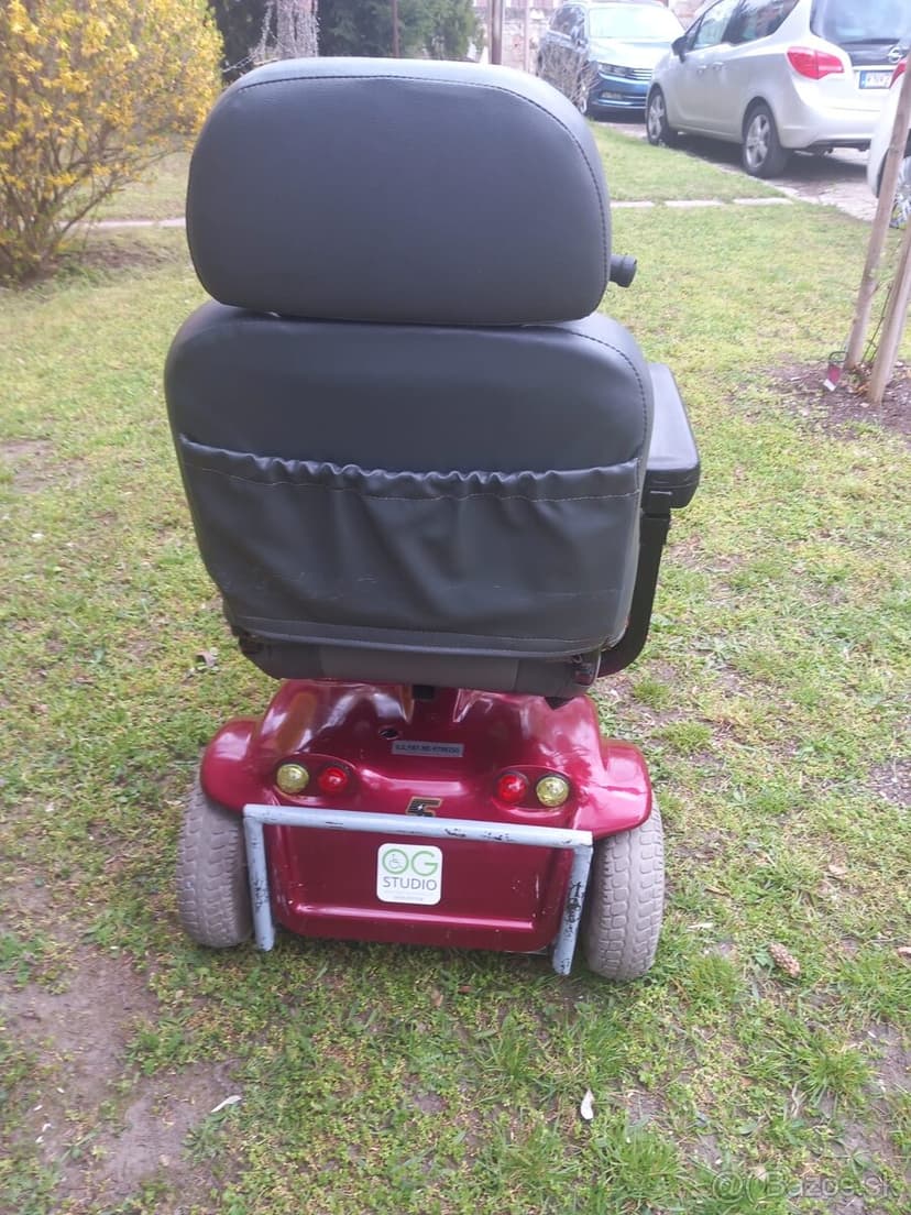 Predám Elektrický invalidný vozík, skouter, moped.Top stavu