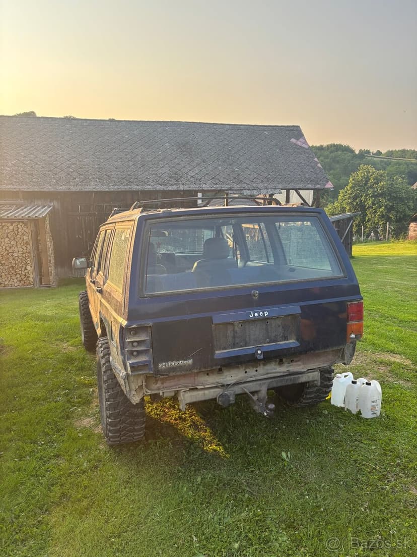 jeep chceekee 2,5td predfacelift