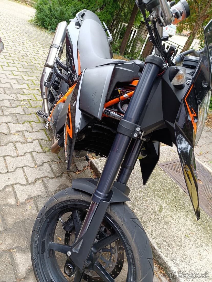 Iba 13.500km KTM 2011 690R supermoto akrapovic