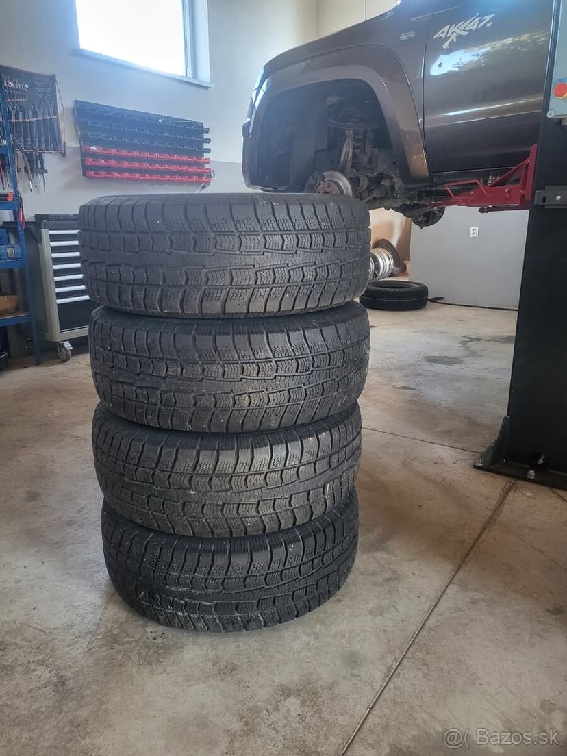 Predám 16"elektróny na wv amarok sedačky pneu 265 70 r16