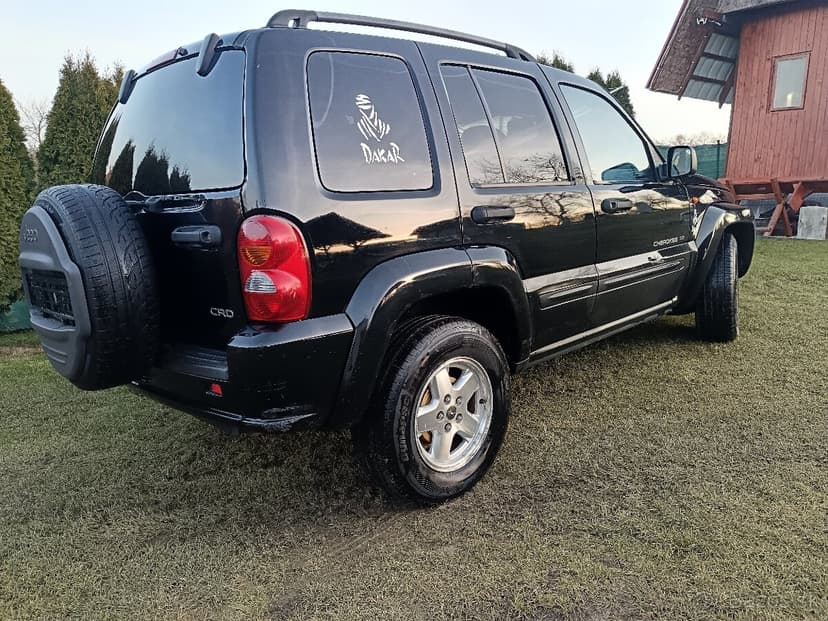 Jeep cherokee kj 2,5 105kw 5st manuál 4x4