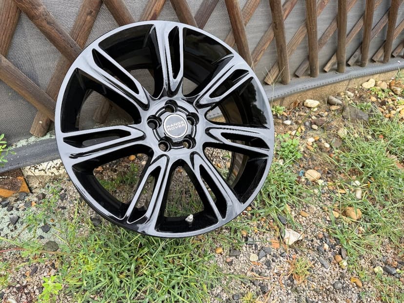Predám originálne disky Range Rover Velar 20”