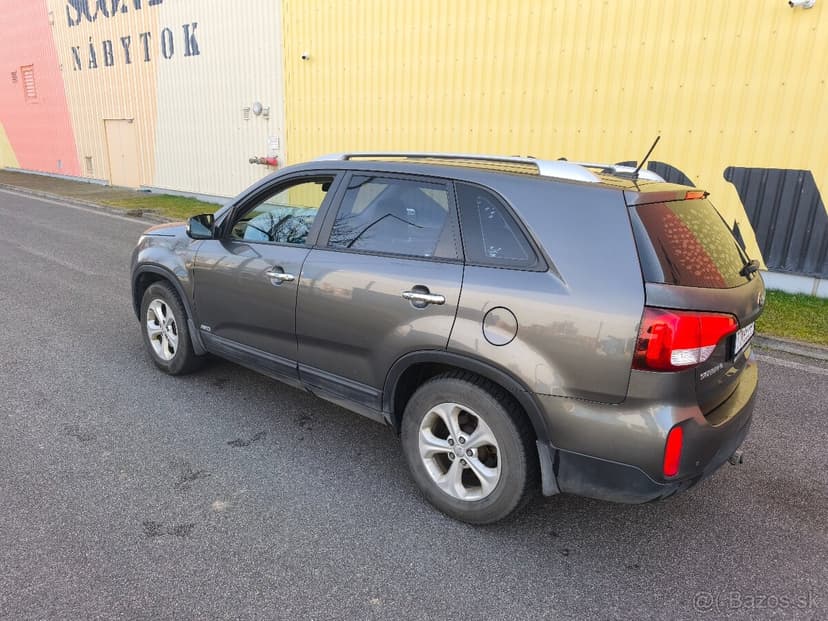 Kia Sorento 2.2 CRDI  4x4 automat 7 miestna verzia