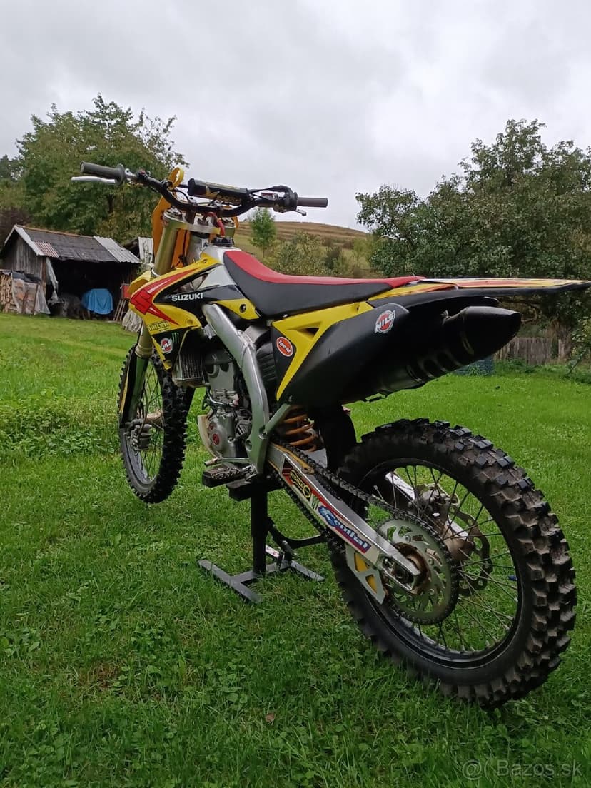 Suzuki rmz 250