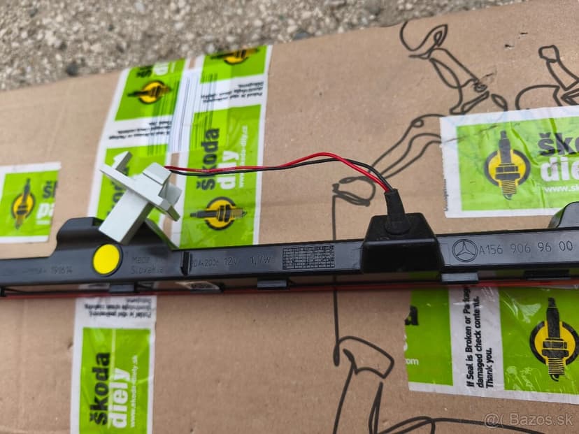 Tretie brzdové svetlo Mercedes GLC , E class , GLA ,Vito