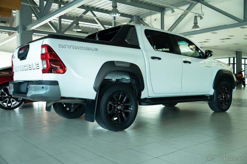 Toyota Hilux DC 2.8 I D-4D Invincible Sport 4x4 A/T Záruka