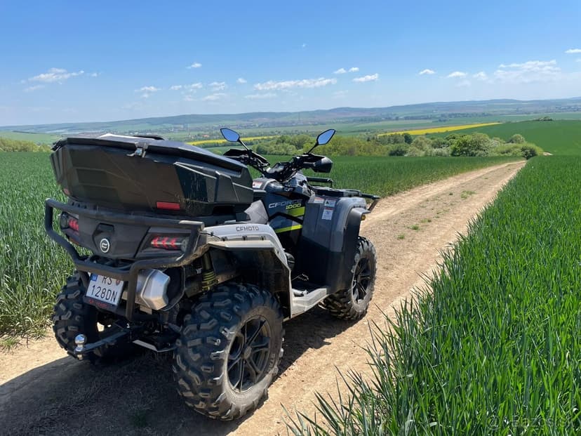 CF Moto Cforce 1000 X Gladiator 4x4.