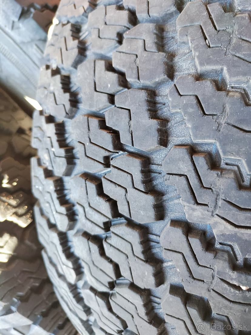 Pneumatiky R17 a disky 6x139,7 R16