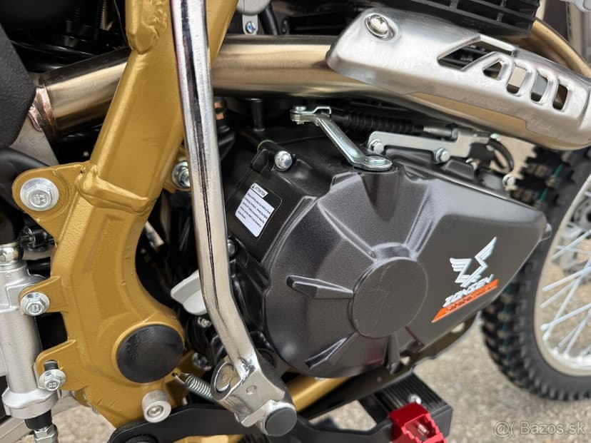 Enduro Asix XB88 250cm3 0 kilometrov