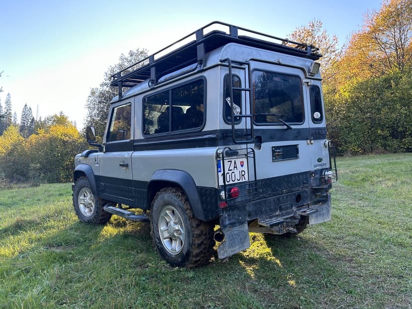 Land Rover Defender 90