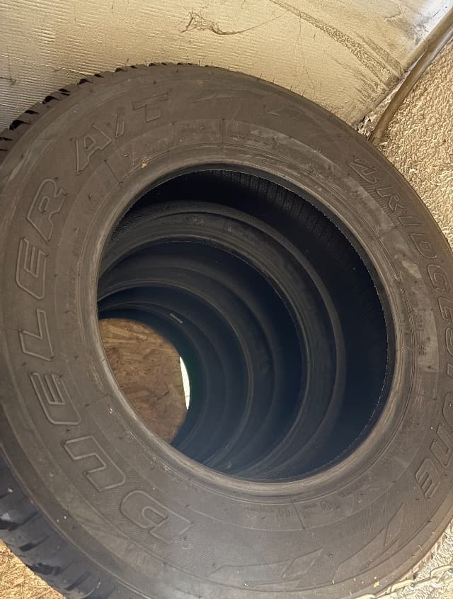 Bridgestone Dueler AT 265 65 R17