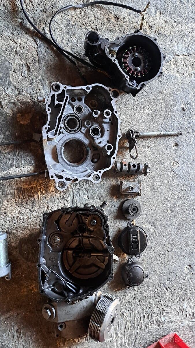 Motor 250cm3 4+R , predám/rozpredam