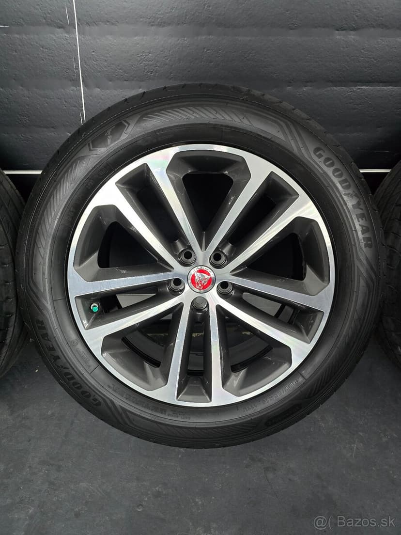 Letná sada Jaguar F-Pace 255/55 R19 Goodyear DOT1124 8mm