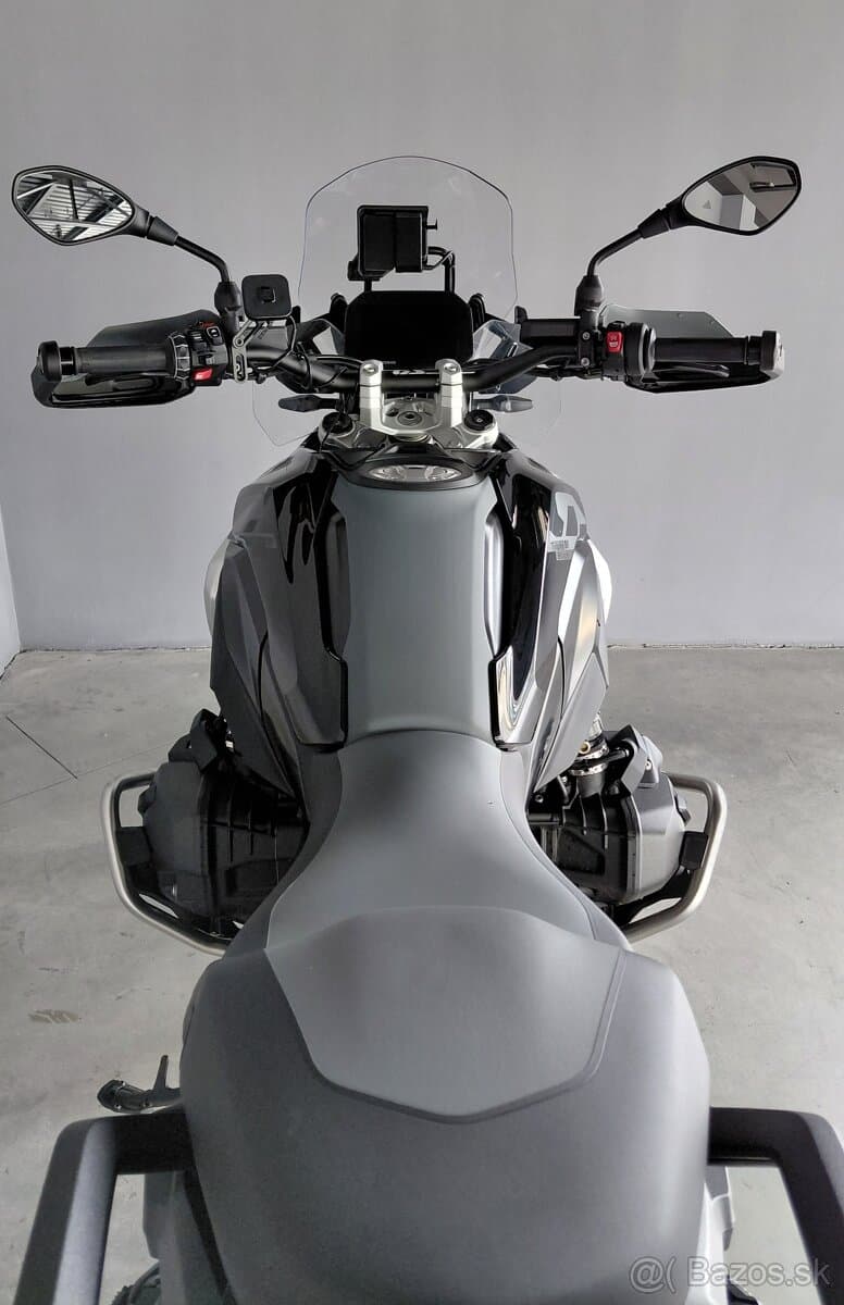 BMW R1300 GS - TRIPLE BLACK - Akrapovič