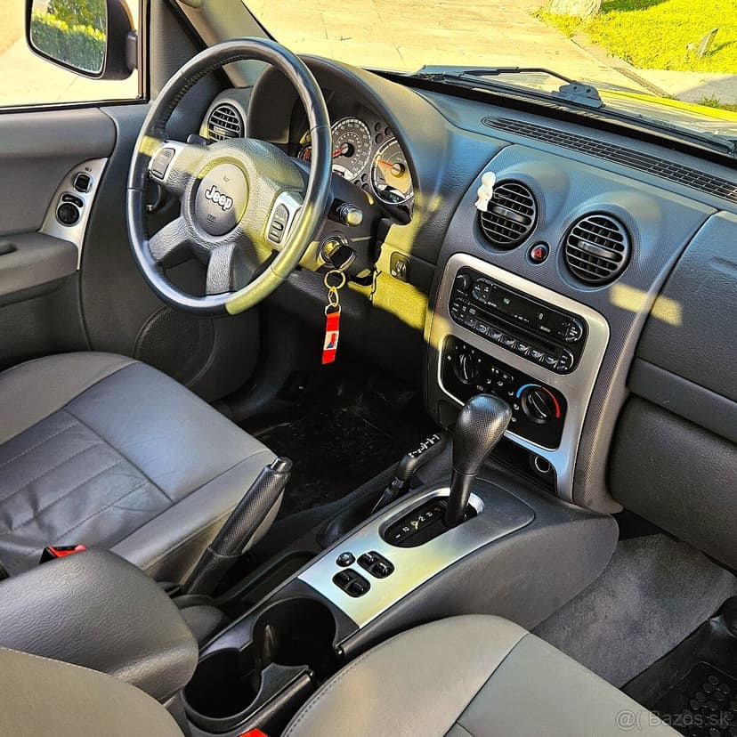 JEEP CHEROKEE 2005 AUTOMAT