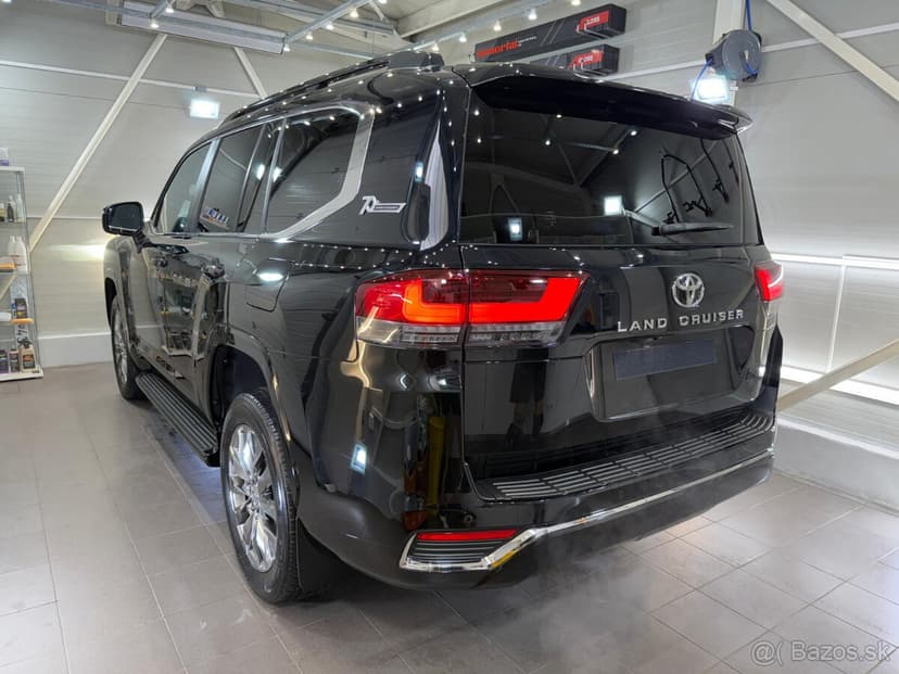 Toyota Land Cruiser 70th ANNIVERSARY