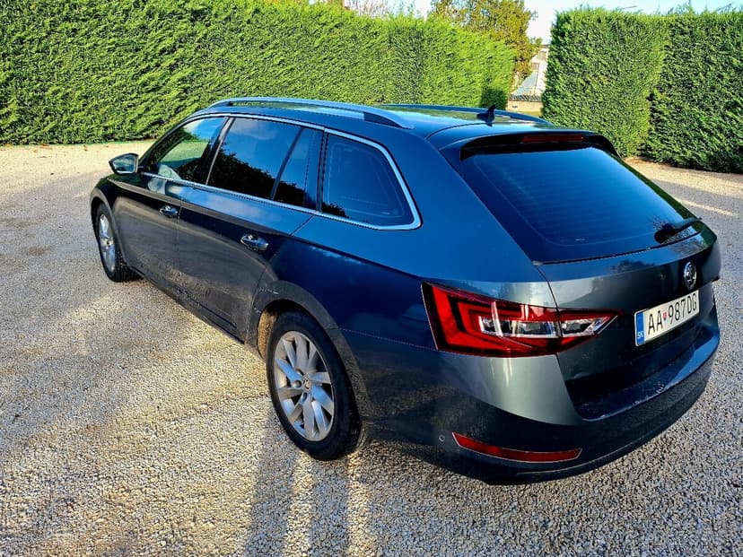 Škoda Superb 2016 CANTON KESSY FRONT ASSIST MRTVÝ UHOL