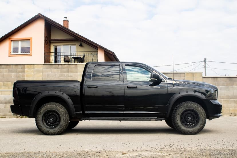 Dodge RAM 1500 5.7 HEMI