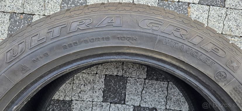 Goodyear UltraGrip 255/50 R19 RSC zimné
