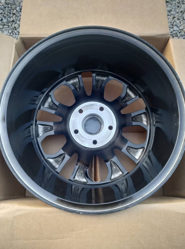 Alu 5 x 127 R 18 originál JEEP,DODGE,FIAT.