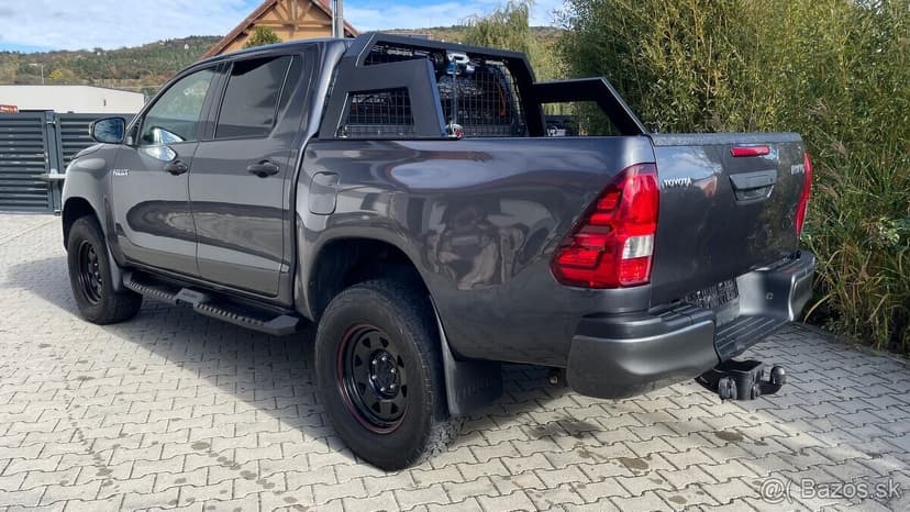 TOYOTA HILUX 2.4DI-D - PREDAJ AJ NA SPLÁTKY