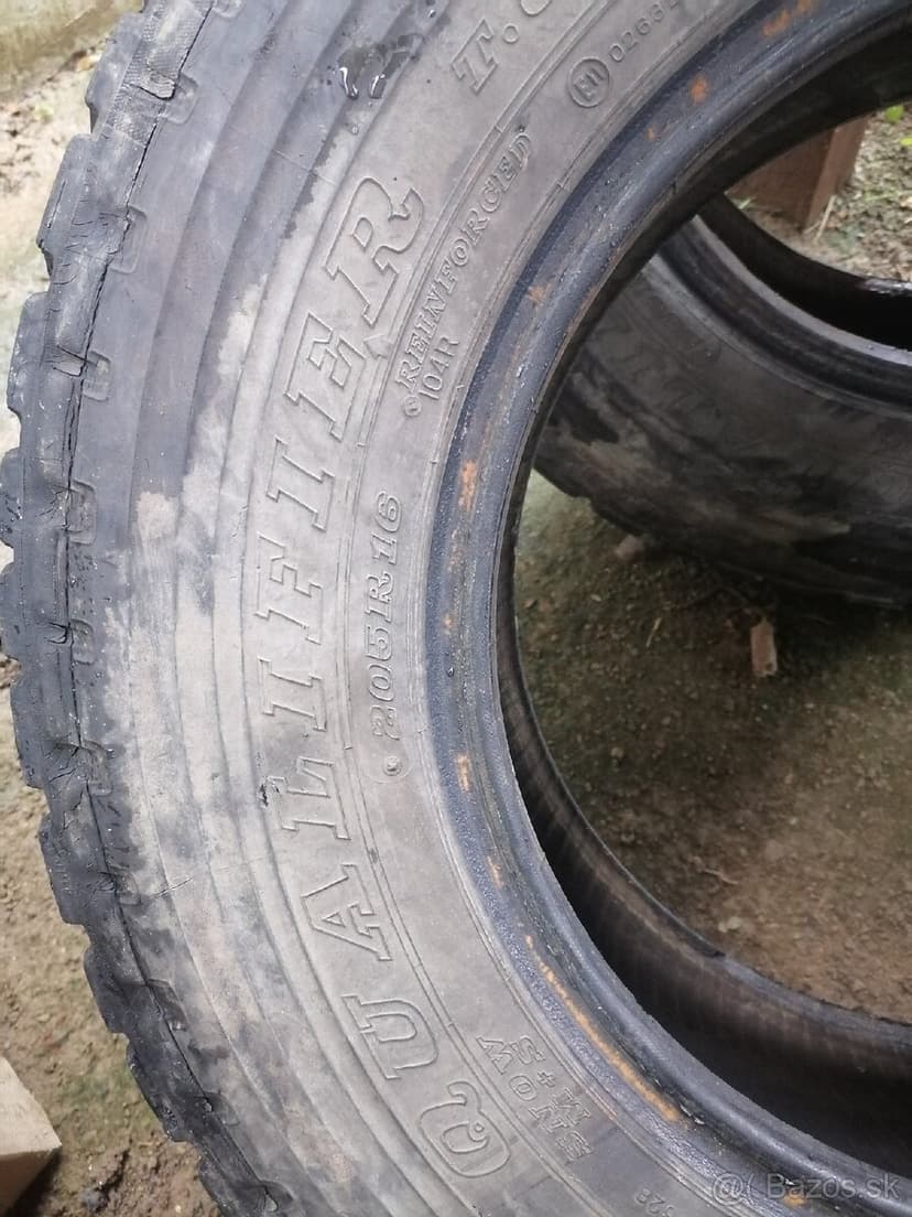 Pneu 205/80 R16