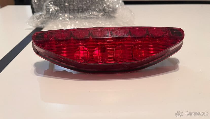 Zadne svetlo HONDA TRX 250 300 400 500 700 450R 450ER 400EX