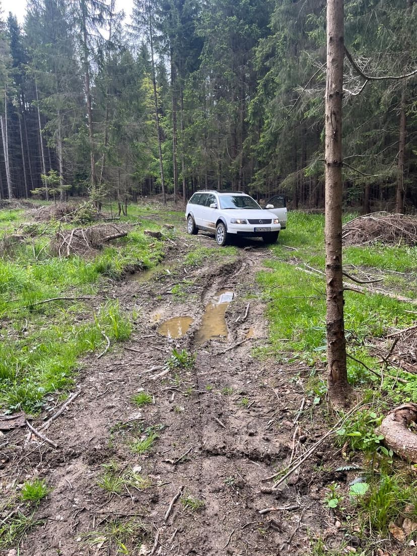 VW Passat (Biely Tesák) 1.9tdi 81kw syncro