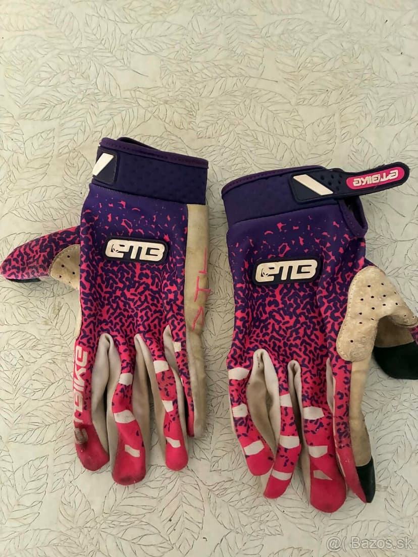 Motokrosová výstroj